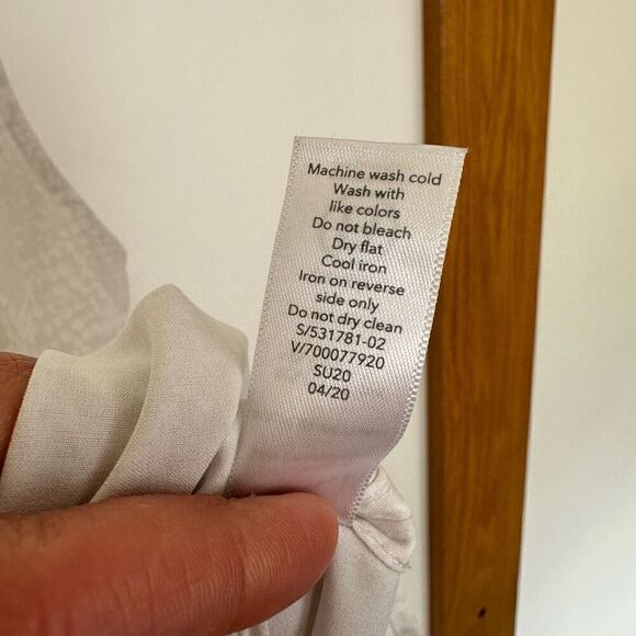 Athleta Women’s White Off White Zephyr Refine Viper Snakeskin Patterned High Cre - Picture 9 of 9